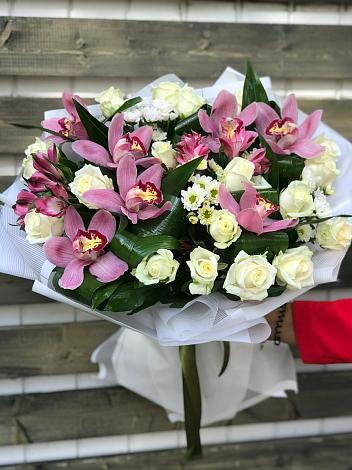 Букет цветов из: Розы и Хризантемы в Костромской