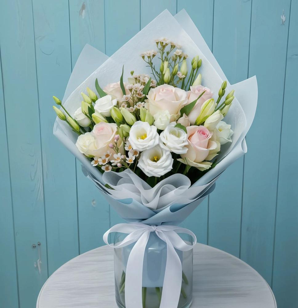 Букет цветов из: Розы и Лизиантусы в Костромской