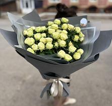 Букет Белые кустовые розы Солинеро в Костромской