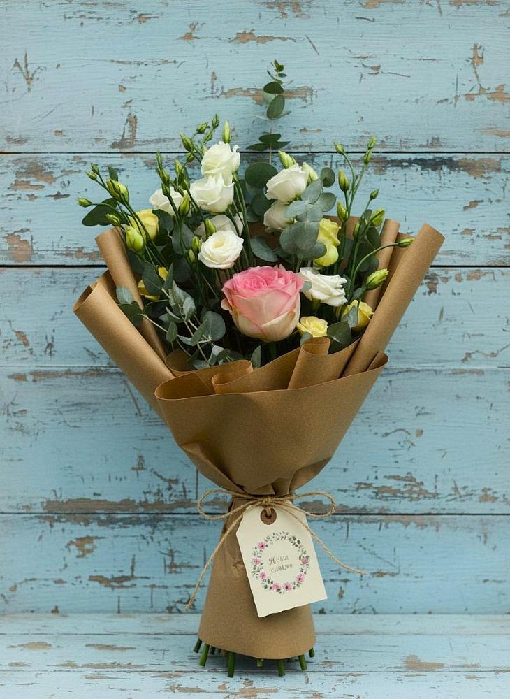 Букет цветов из: Розы и Лизиантусы в Костромской