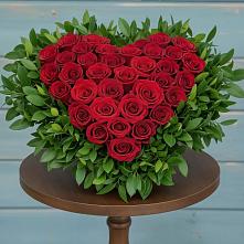 Цветочная композиция из Розы в виде сердца в Костромской