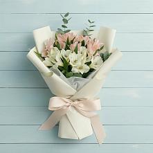 Букет цветов из:  Альстромерии в Костромской