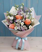 Букет цветов из:  Лизиантусы, Розы, Альстромерии и Гипсофила в Костромской