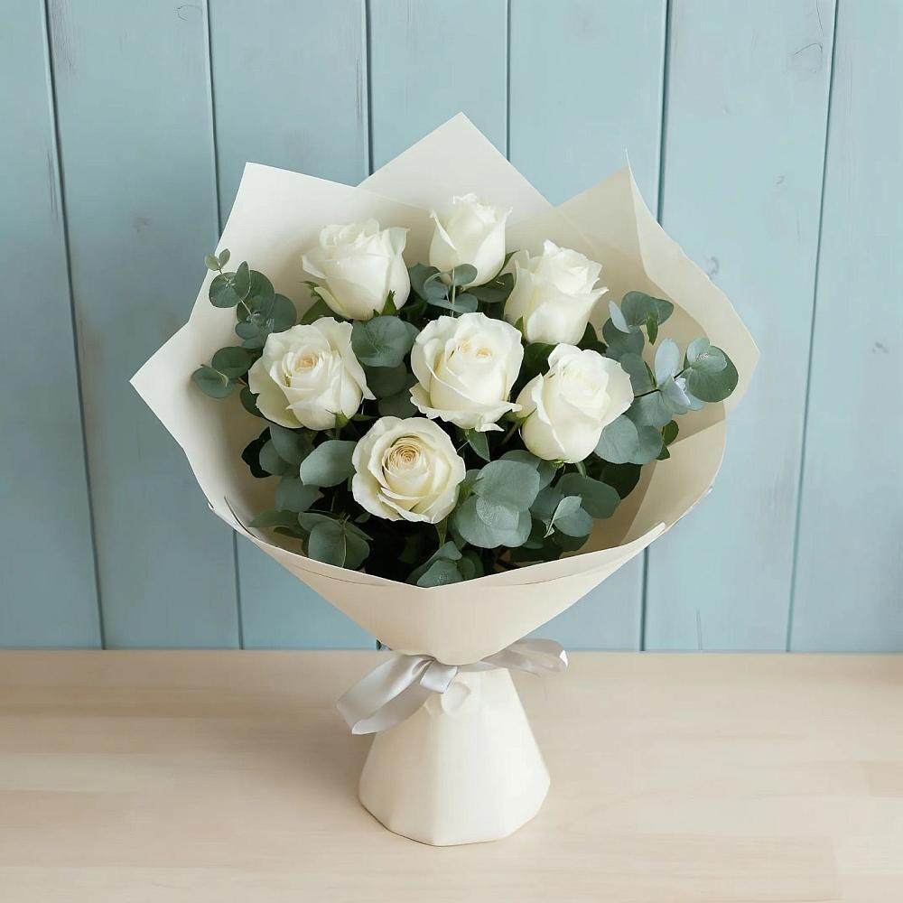 Букет Белые розы в Эвкалипте в Костромской