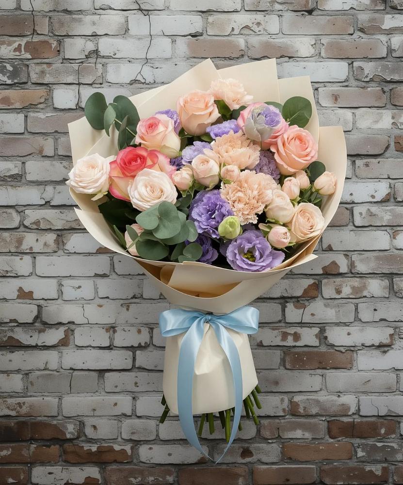 Букет цветов из: Розы, Лизиантусы и Гвоздики в Костромской