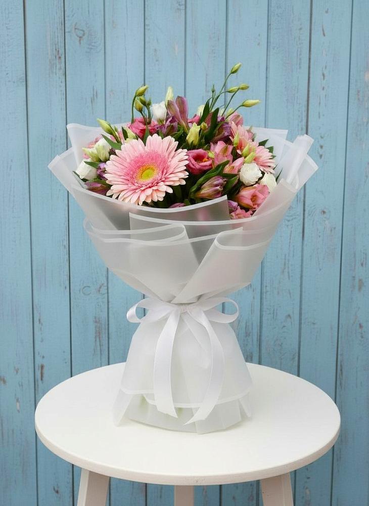 Букет цветов из: Герберы, Альстромерии и Лизиантусы в Костромской