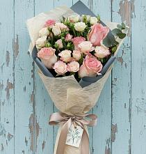 Букет цветов из:  Розы в Костромской