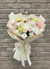 Букет цветов из:  Гвоздики, Розы, Лизиантусы и Хризантемы в Костромской