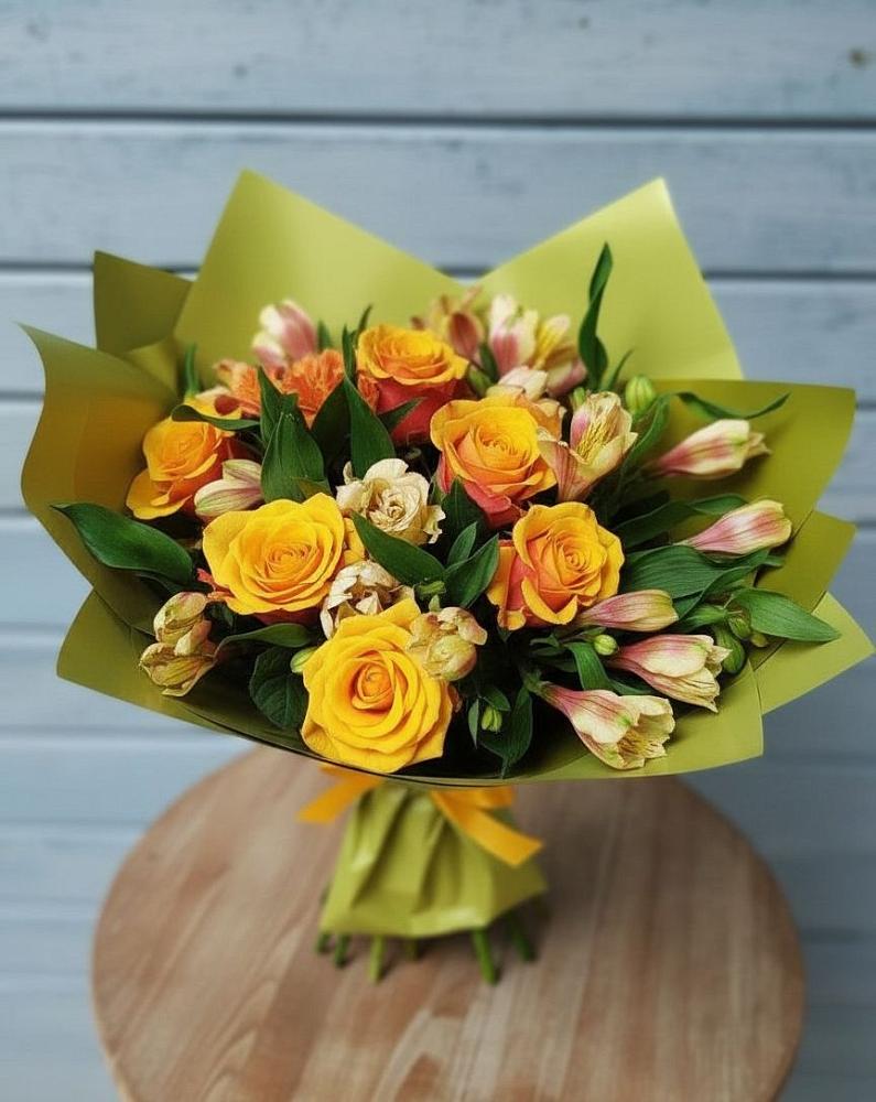 Букет цветов из: Альстромерии и Розы в Костромской