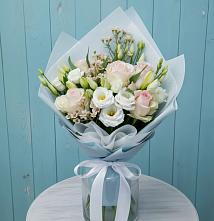 Букет цветов из:  Розы и Лизиантусы в Костромской