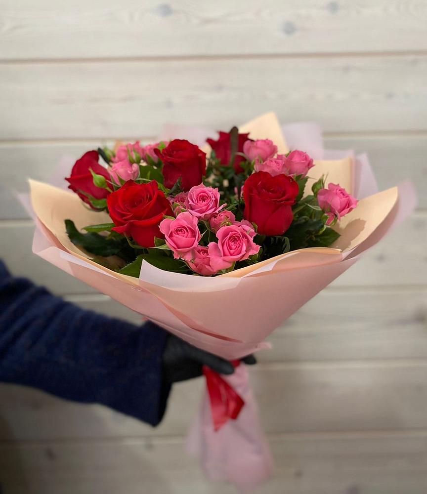 Букет цветов из: Розы в Костромской
