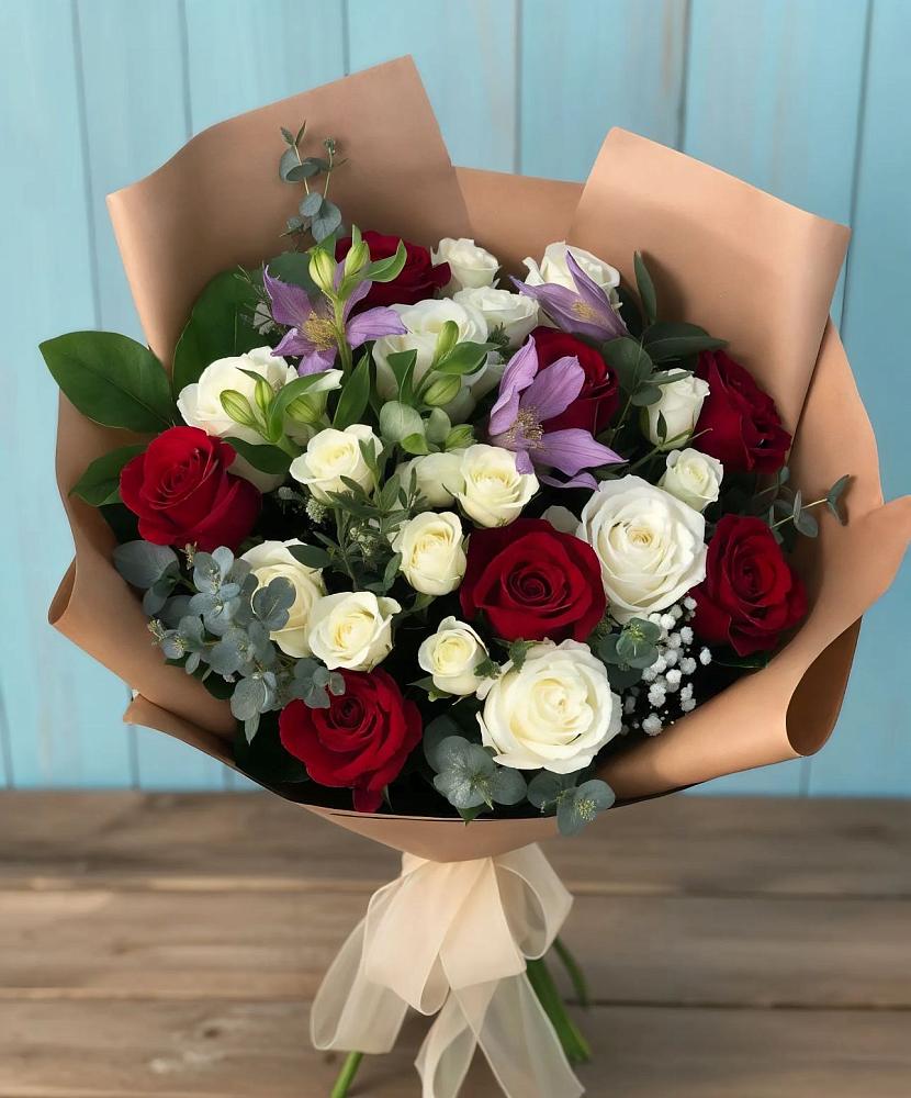 Букет цветов из: Розы и Альстромерии в Костромской