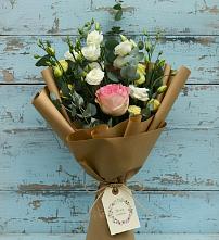 Букет цветов из:  Розы и Лизиантусы в Костромской