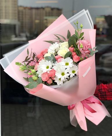 Букет цветов из: Розы, Лизиантусы и Хризантемы в Костромской
