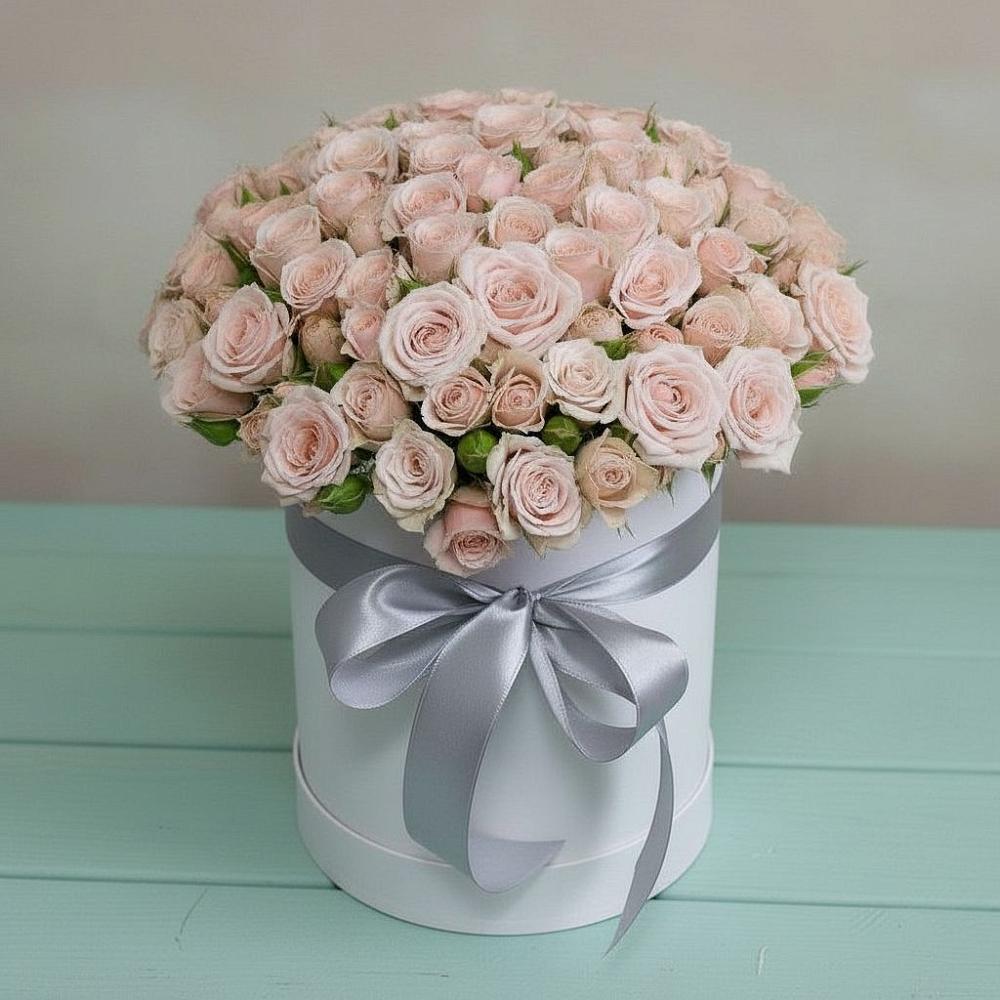 Цветочная композиция из Розы в шляпной коробке в Костромской